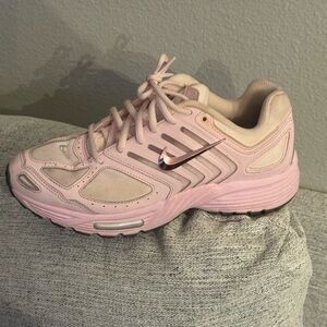 Nike Air Pegasus 2005  Women's Light Pink Sneakers Size 9